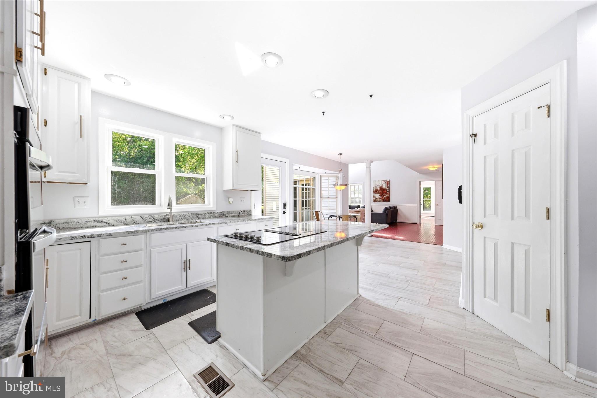 6135 Fieldcrest Court Frederick, MD 21701 - Photo 10 of 57 F05A3338