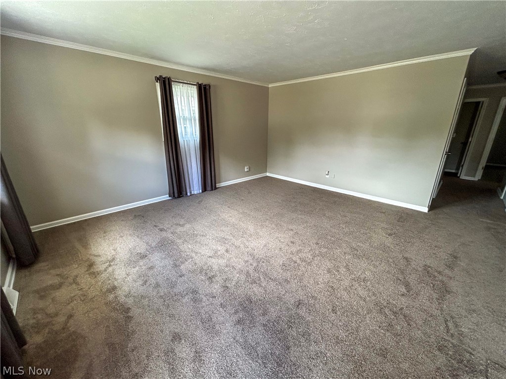 634 Bridge Road Akron, OH 44312 - Photo 2 of 22