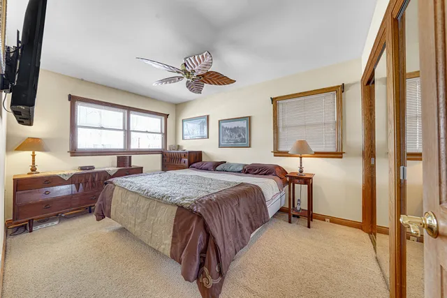 $420,000 | 517 Amherst Avenue, Des Plaines, IL 60016