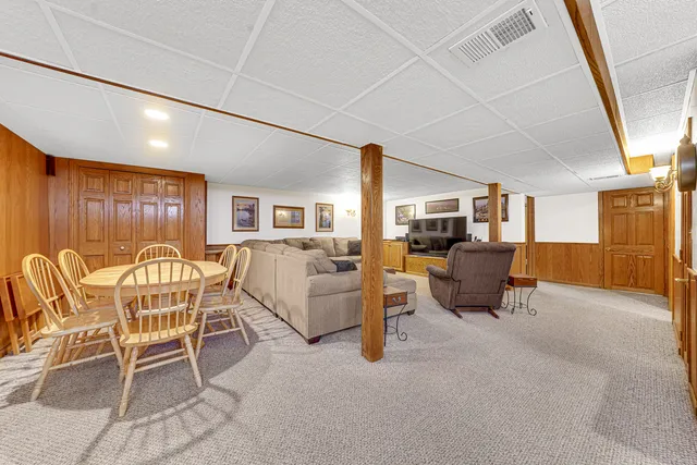 $420,000 | 517 Amherst Avenue, Des Plaines, IL 60016