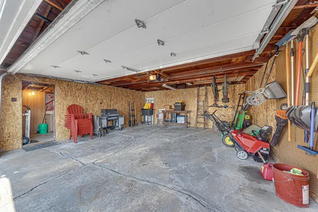 $420,000 | 517 Amherst Avenue, Des Plaines, IL 60016