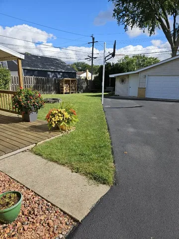 $420,000 | 517 Amherst Avenue, Des Plaines, IL 60016