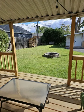 $420,000 | 517 Amherst Avenue, Des Plaines, IL 60016