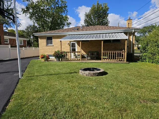 $420,000 | 517 Amherst Avenue, Des Plaines, IL 60016