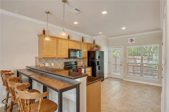 $329,500 | 305 Holleman Drive, Unit 902, College Station, TX 77840