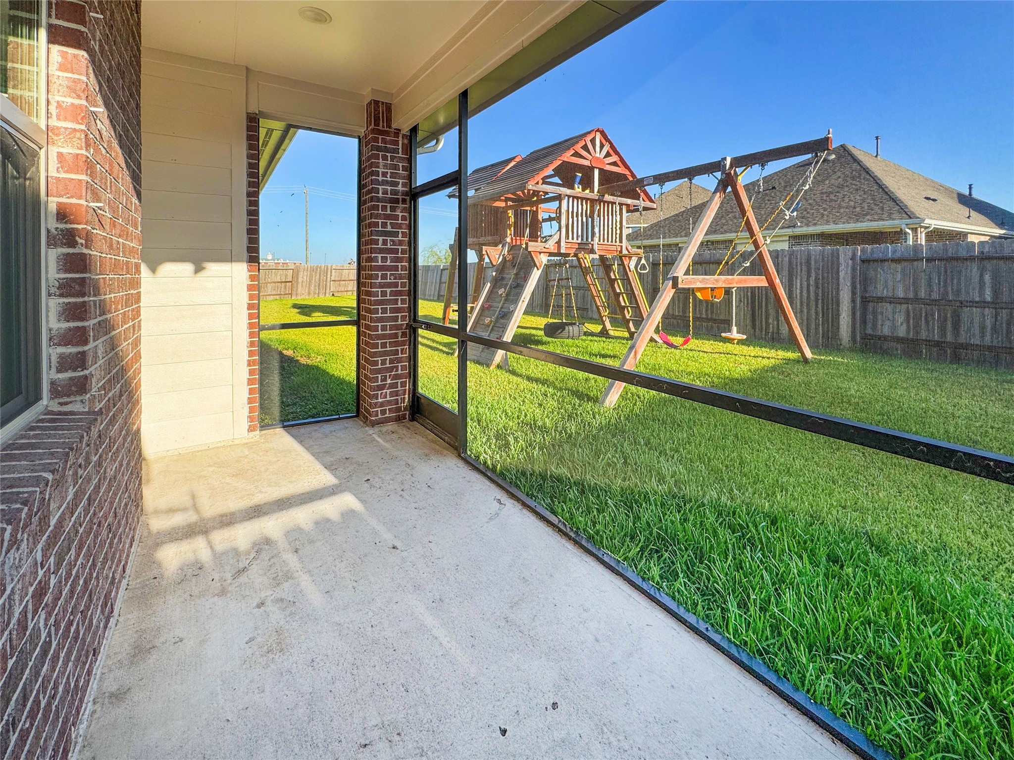 1707 Prairie Ridge Court Angleton, TX 77515 - Photo 4 of 39 Gallery Image 4