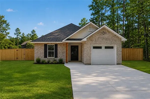 $399,000 | 827 Preval Street, Mandeville, LA 70448