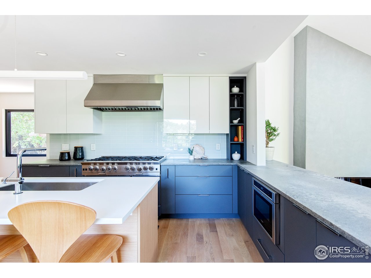 8835 Pine Cone Lane Niwot, CO 80503 - Photo 2 of 32 minimalistic kitchen