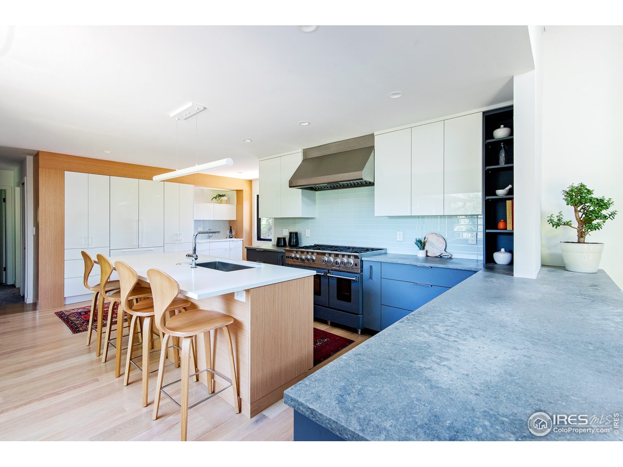 8835 Pine Cone Lane Niwot, CO 80503 - Photo 3 of 32 bosch appliances and blue star platinum range