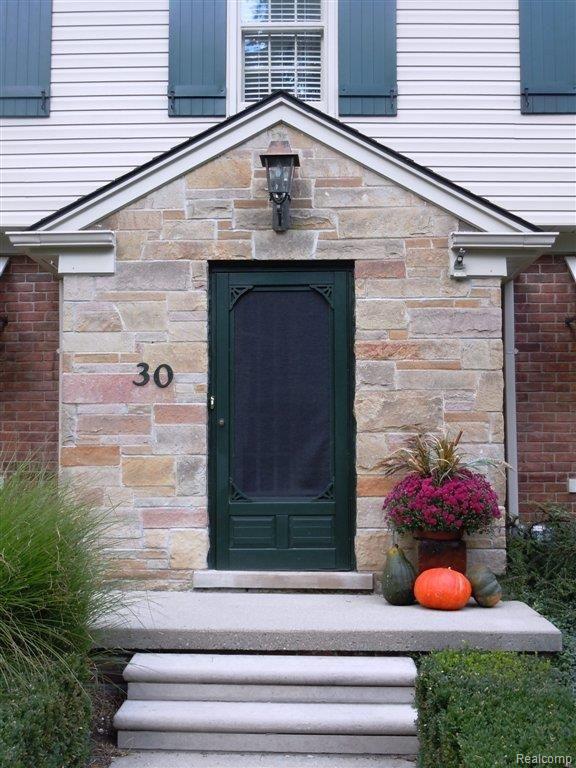 30 Norwich Road Pleasant Ridge, MI 48069 - Photo 3 of 34 DSCN4426.JPG