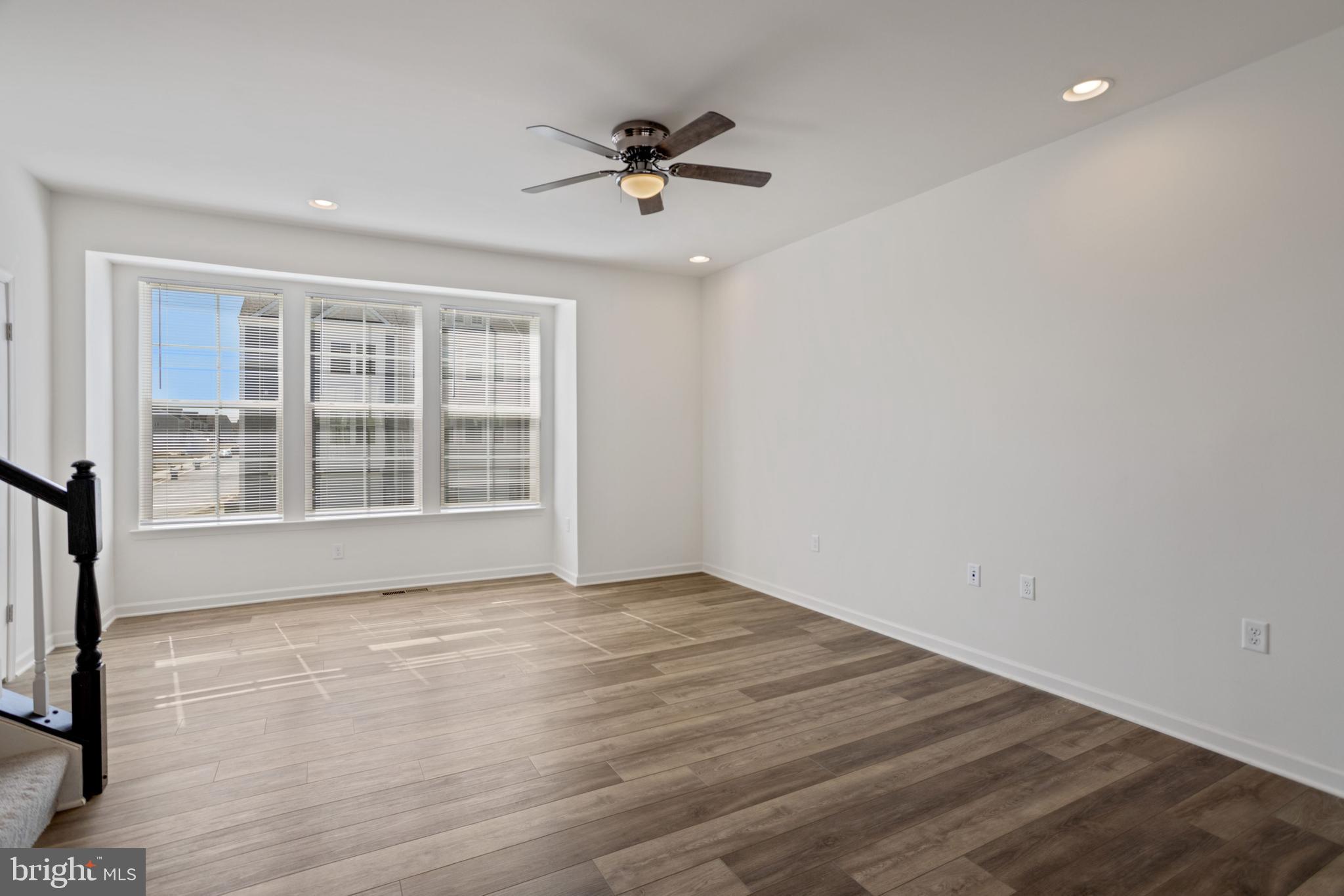 102 Alderman Way Winchester, VA 22602 - Photo 5 of 13 Main level living room w/lvp