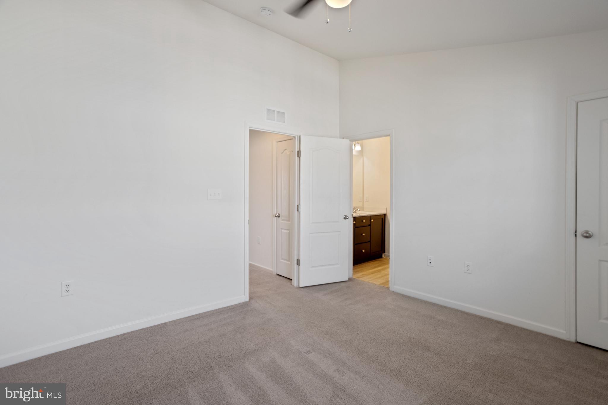 102 Alderman Way Winchester, VA 22602 - Photo 7 of 13 Primary bedroom w/ensuite bath