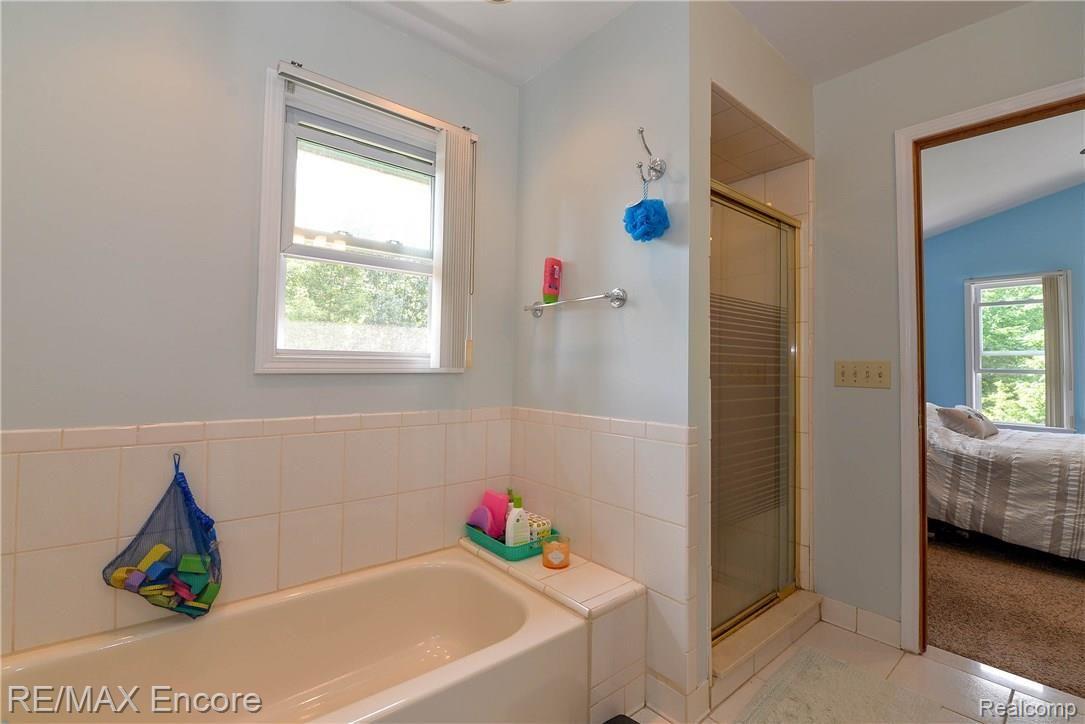 8354 Clinton River Road Sterling Heights, MI 48314 - Photo 33 of 62 54.jpg