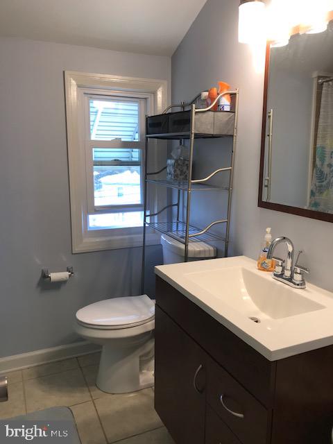 268 West Roland Road Brookhaven, PA 19015 - Photo 21 of 26 Full Hall Bathroom