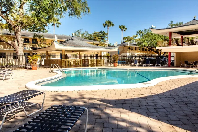 $1,575 | 8320 Southwest 65th Avenue, Unit J10A, Miami, FL 33143