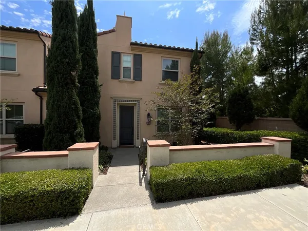 $4,900 | 180 Outwest, Irvine, CA 92618