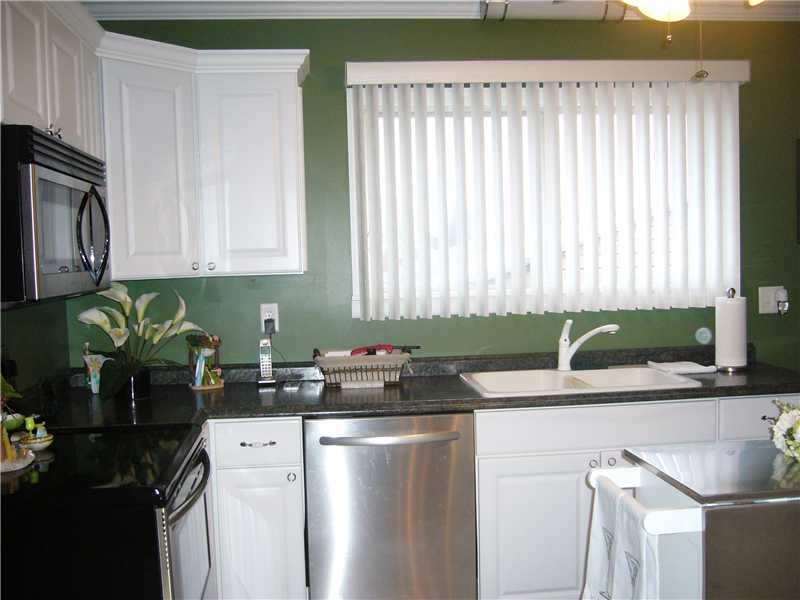 1214 Ridgeway Avenue Aliquippa, PA 15001 - Photo 5 of 17 Kitchen. another view of kitchen!
