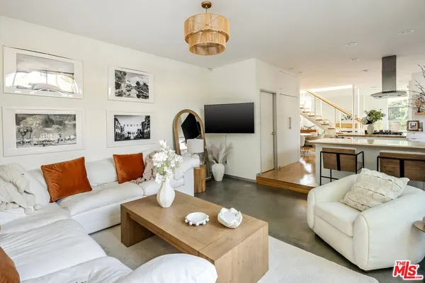 $15,000 | 844 California Avenue, Venice, CA 90291