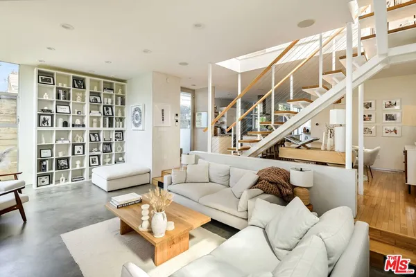 $15,000 | 844 California Avenue, Venice, CA 90291