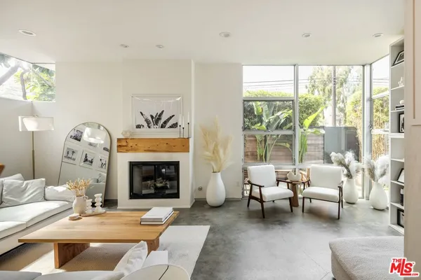 $15,000 | 844 California Avenue, Venice, CA 90291