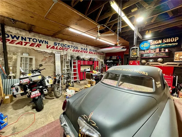 $255,000 | 512 Main Street, Calvert, TX 77837