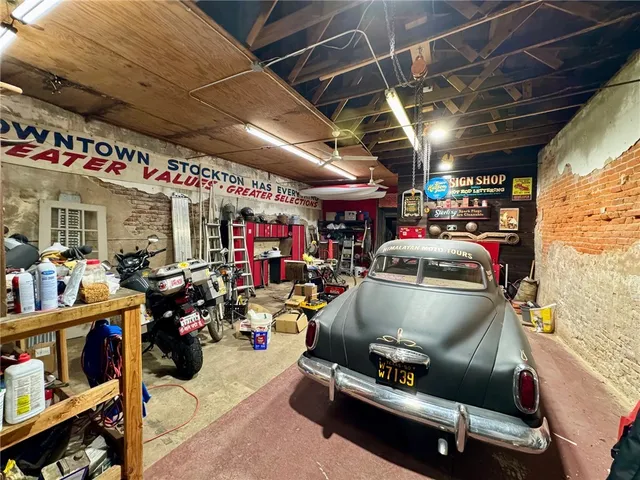 $255,000 | 512 Main Street, Calvert, TX 77837