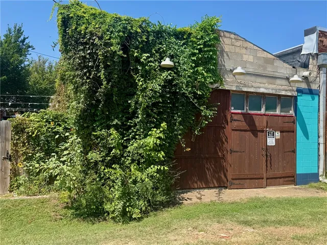 $255,000 | 512 Main Street, Calvert, TX 77837