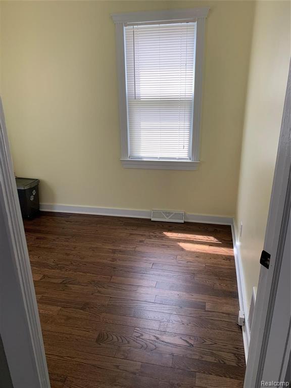 1844 Stanford Road Berkley, MI 48072 - Photo 15 of 36