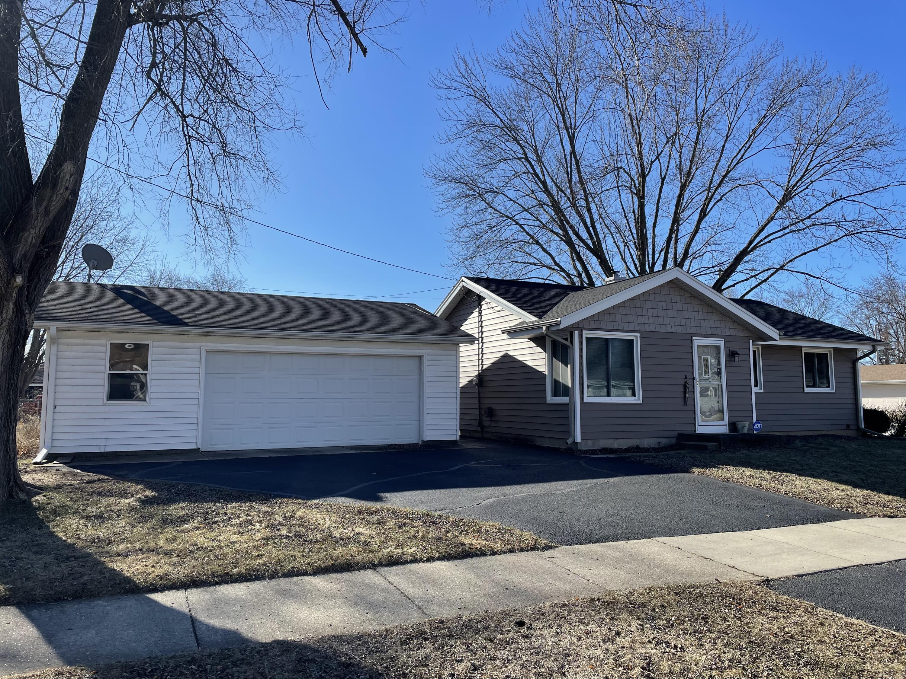 781 Chicory Road Burlington, WI 53105 - Photo 1 of 1 781 Chicory Rd