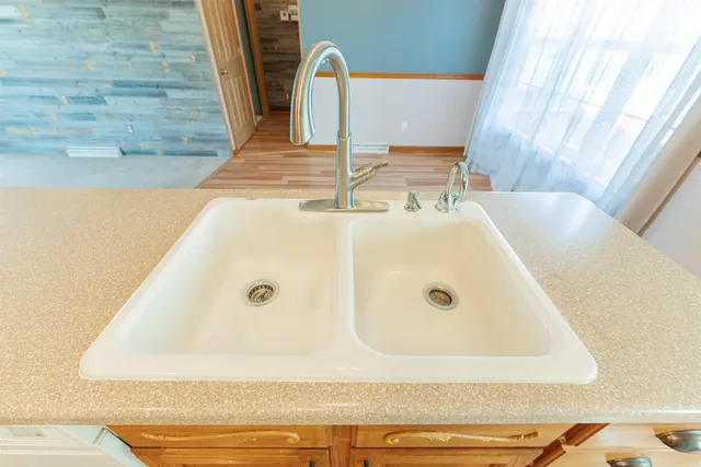 $599,000 | 30694 County Road West, Elroy, WI 53929