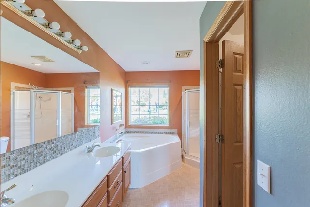 $599,000 | 30694 County Road West, Elroy, WI 53929