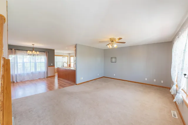 $599,000 | 30694 County Road West, Elroy, WI 53929