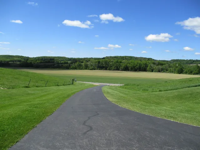 $599,000 | 30694 County Road West, Elroy, WI 53929