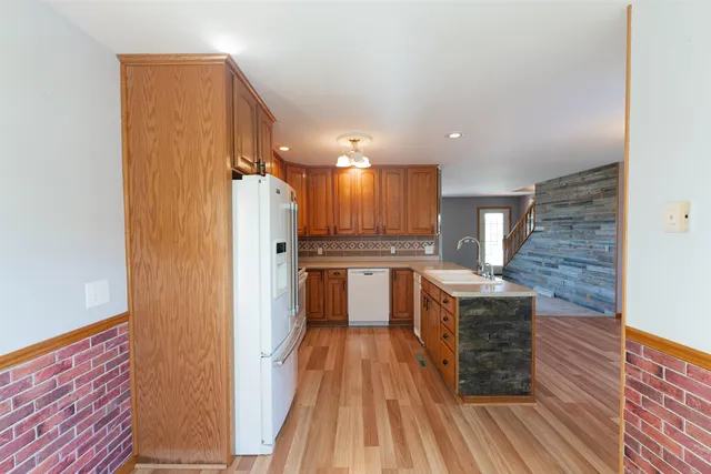 $599,000 | 30694 County Road West, Elroy, WI 53929