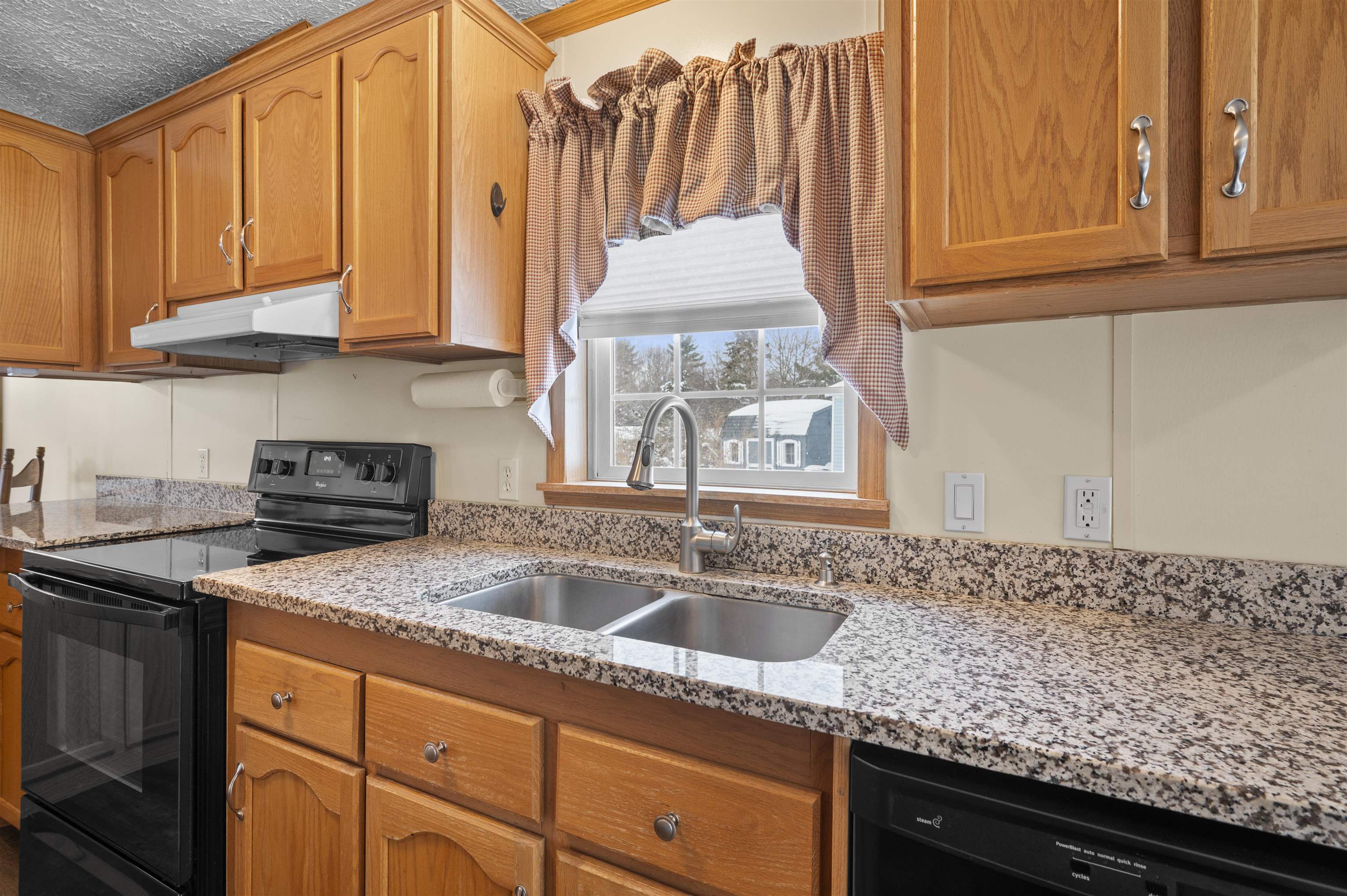 4 Limestone Way North Hampton, NH 03862 - Photo 8 of 34