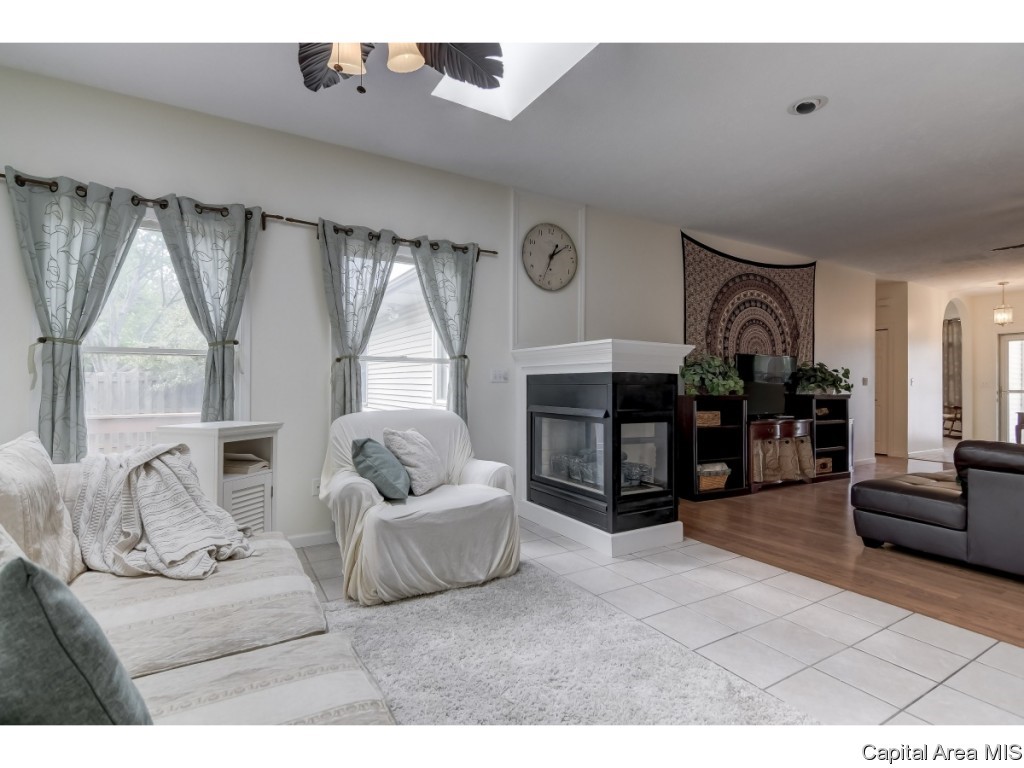 4300 Fielding Drive Springfield, IL 62711 - Photo 7 of 33