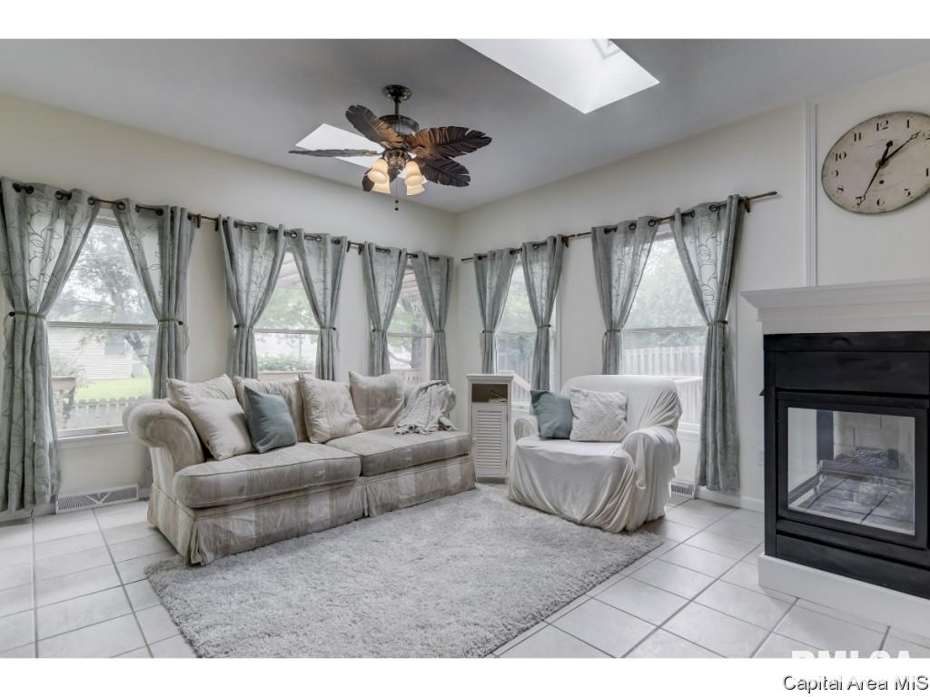 4300 Fielding Drive Springfield, IL 62711 - Photo 8 of 33