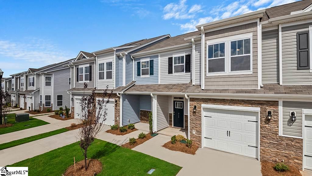 415 Yellow Fox Road Greer, SC 29651 - Photo 2 of 26