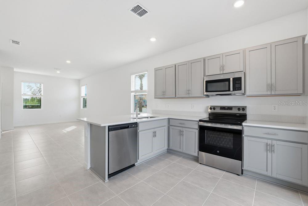 14004 Textile Run Parrish, FL 34219 - Photo 5 of 44