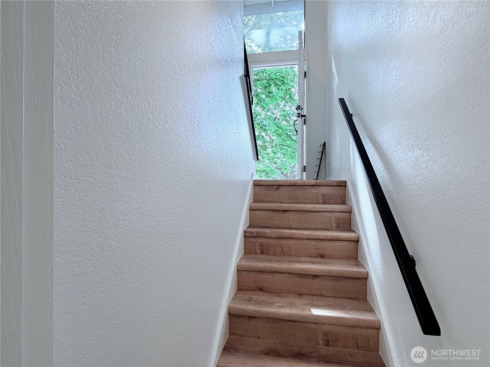 904 North Waugh Road Mount Vernon, WA 98273 - Photo 31 of 40