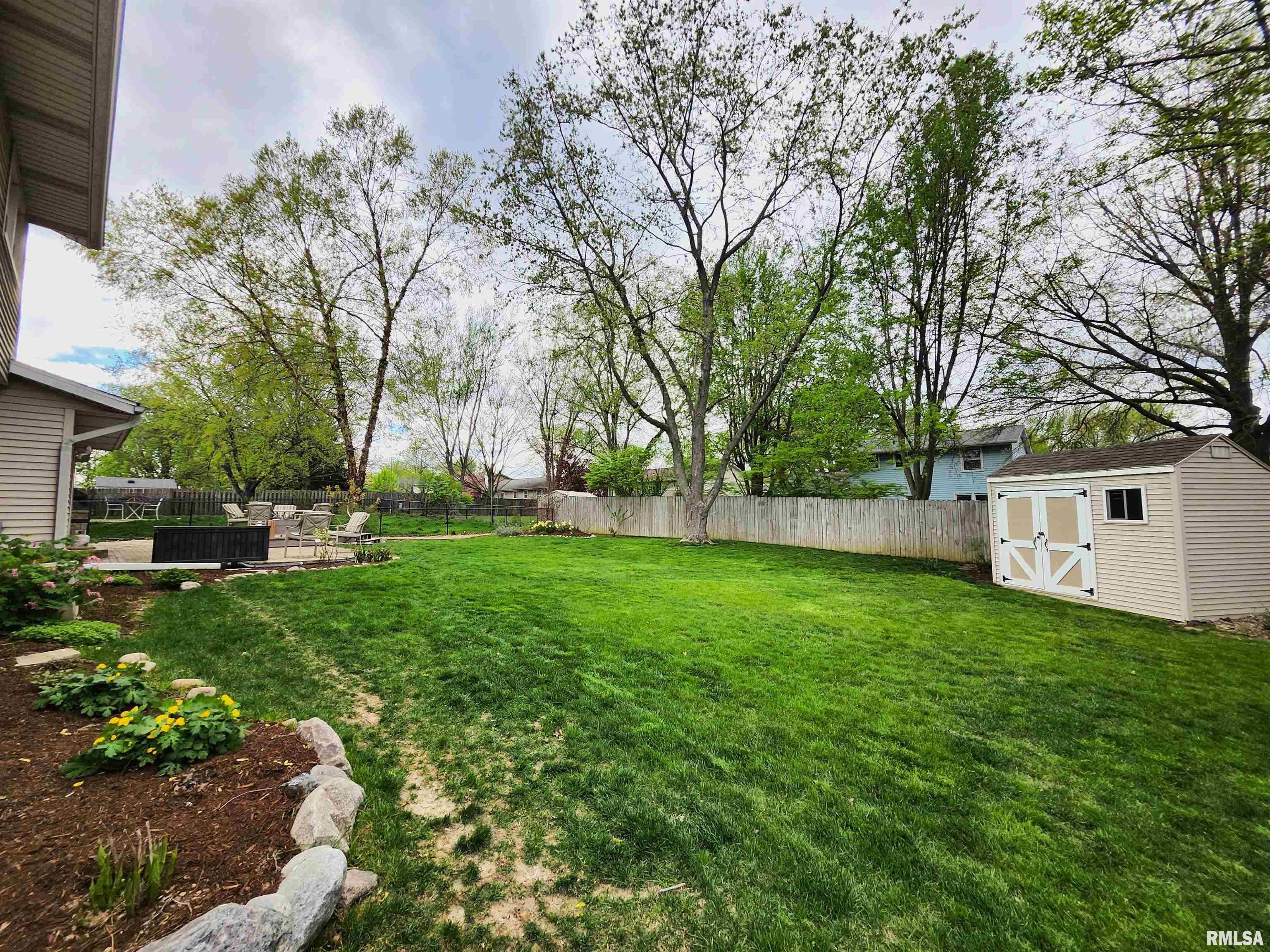 1413 West Queens Court Road Peoria, IL 61614 - Photo 12 of 49 Gallery Image 12