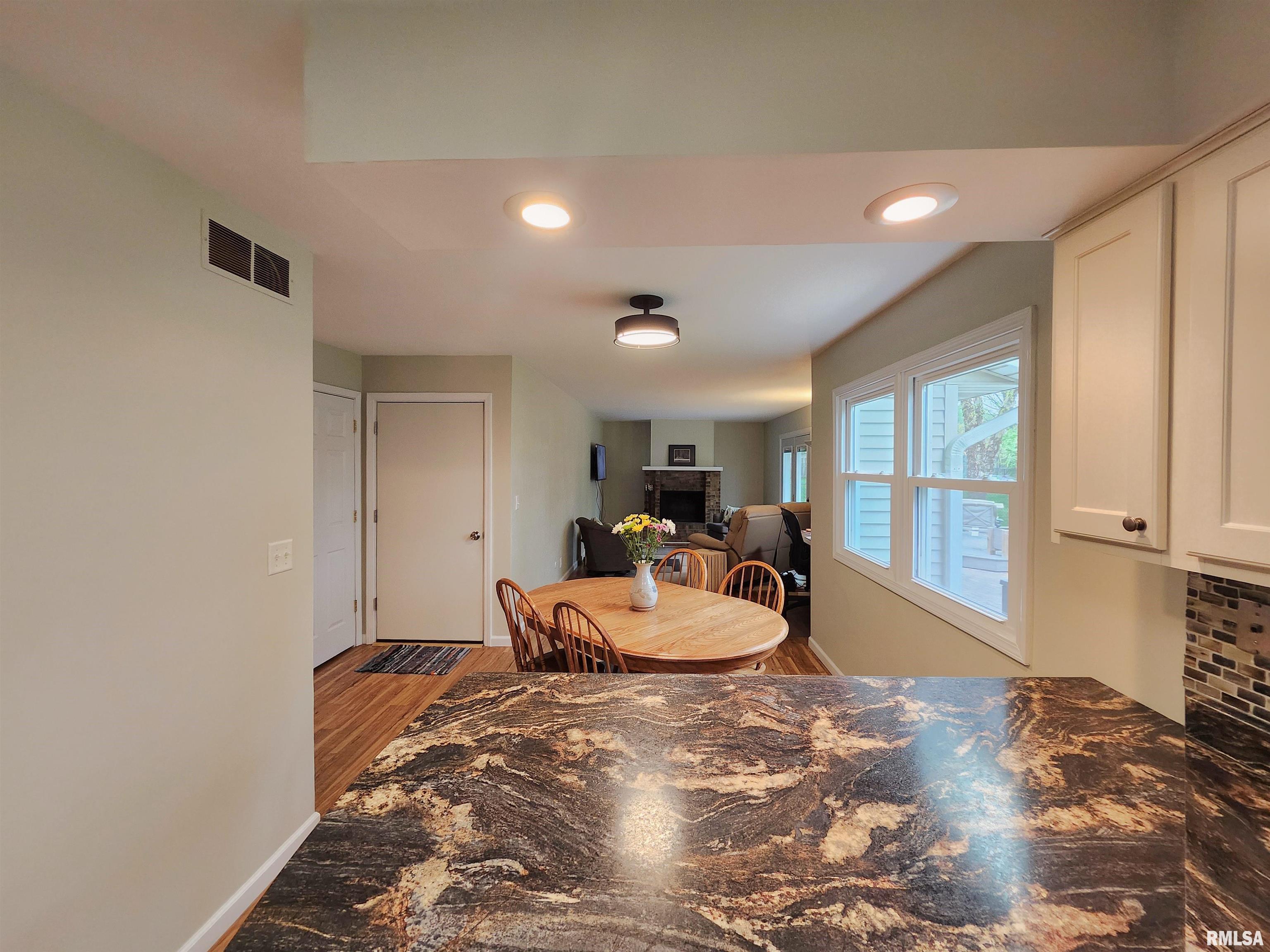 1413 West Queens Court Road Peoria, IL 61614 - Photo 29 of 49 Gallery Image 29