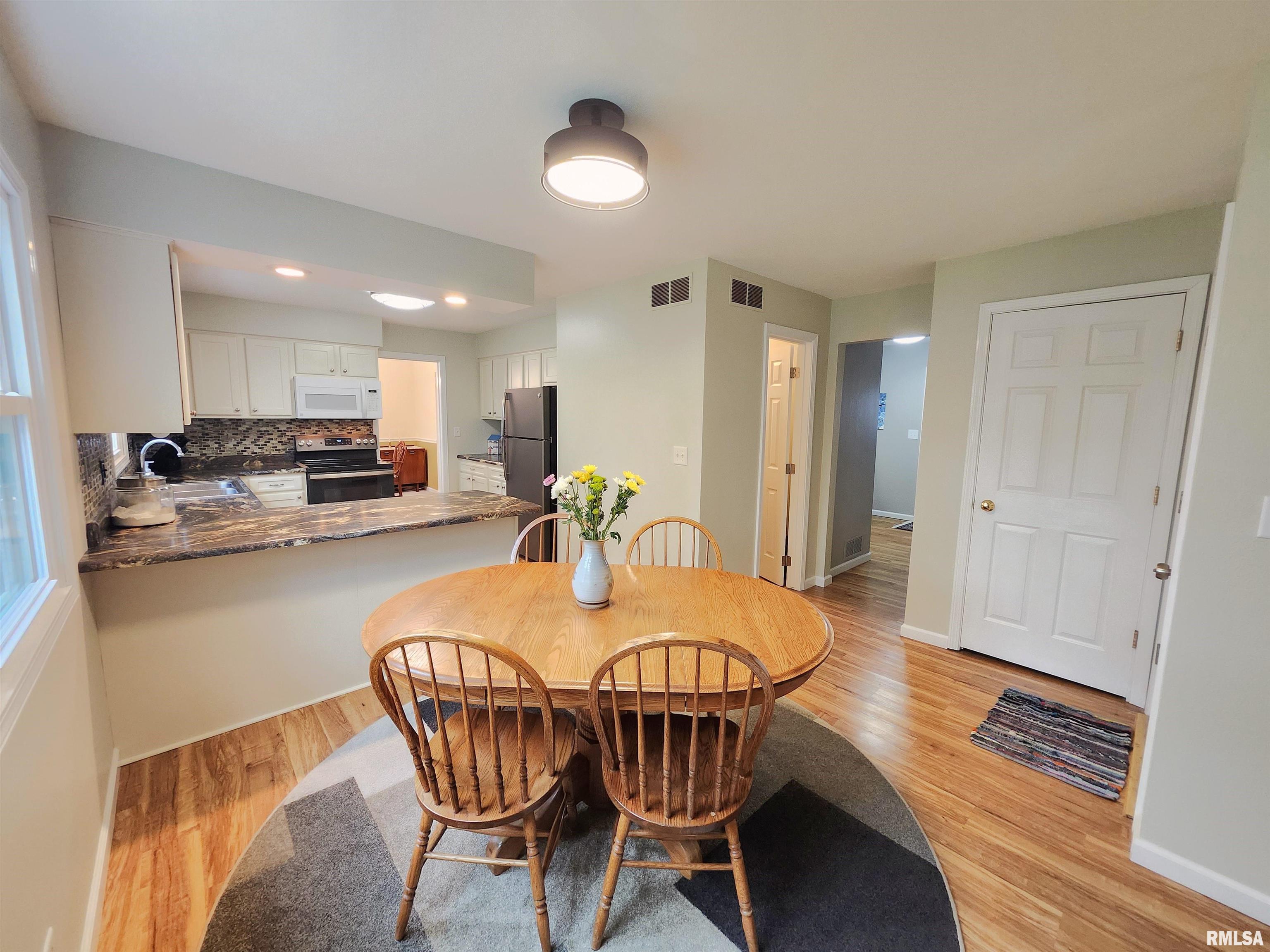 1413 West Queens Court Road Peoria, IL 61614 - Photo 31 of 49 Gallery Image 31