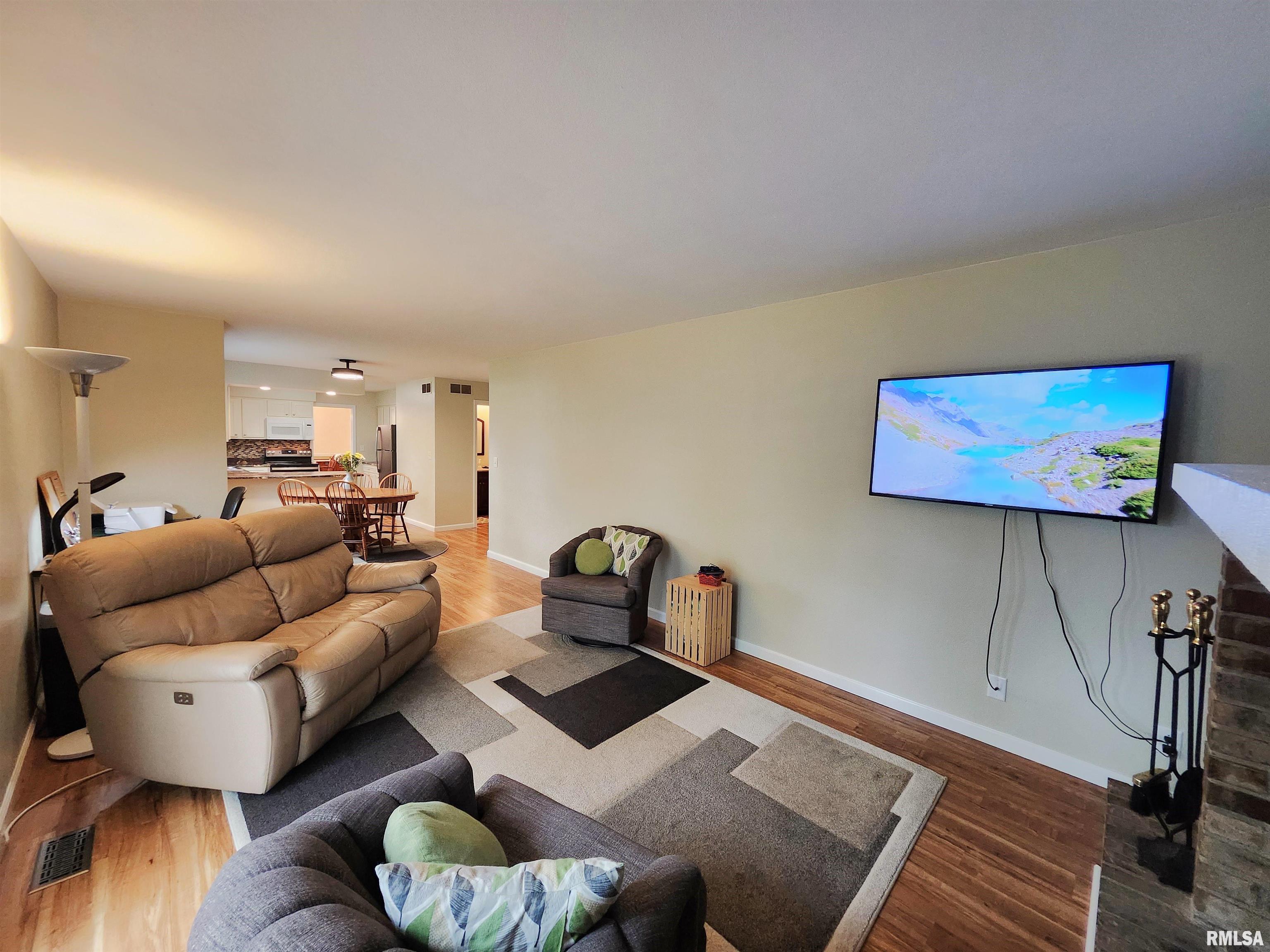 1413 West Queens Court Road Peoria, IL 61614 - Photo 35 of 49 Gallery Image 35