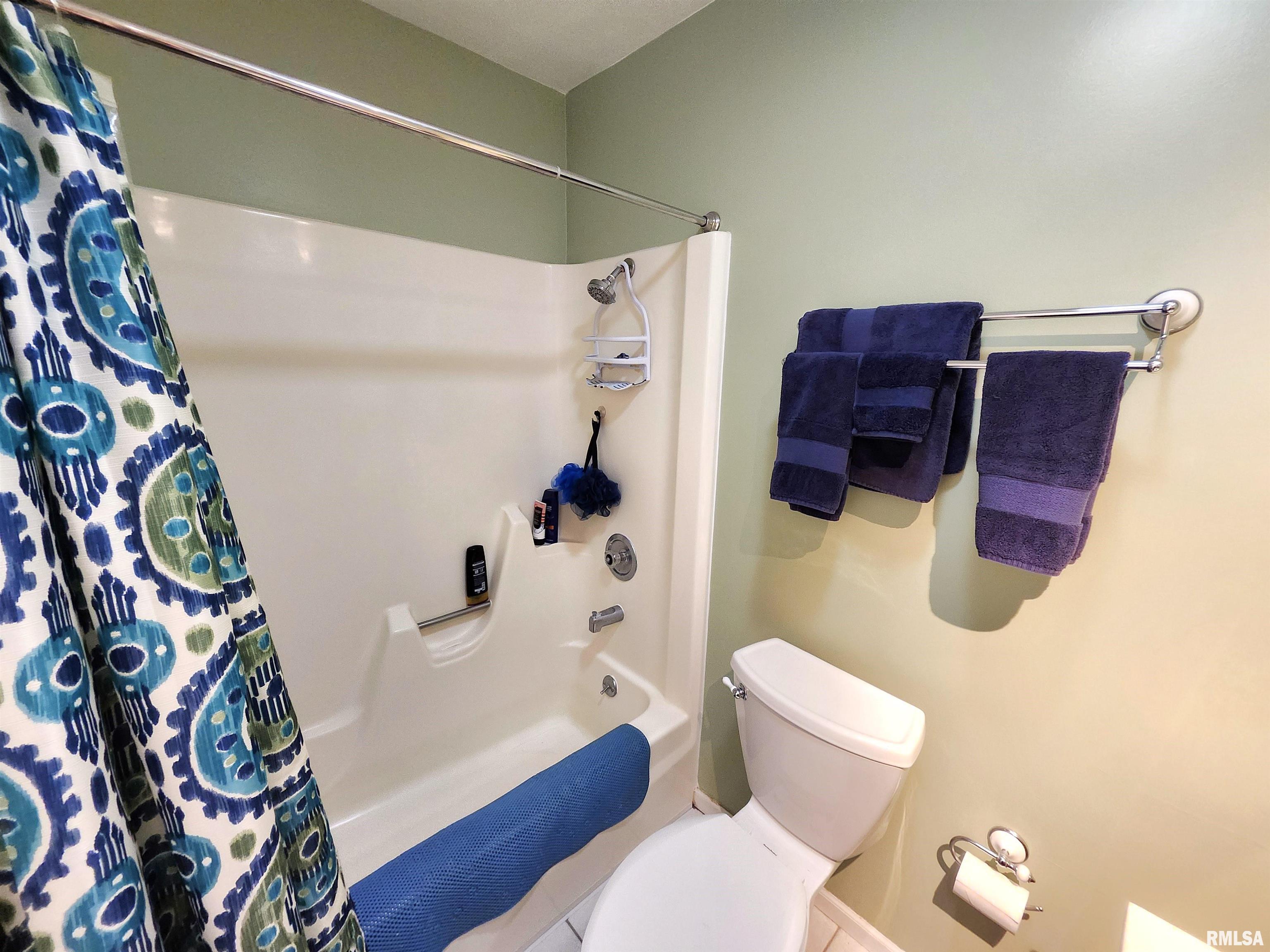 1413 West Queens Court Road Peoria, IL 61614 - Photo 43 of 49 Gallery Image 43