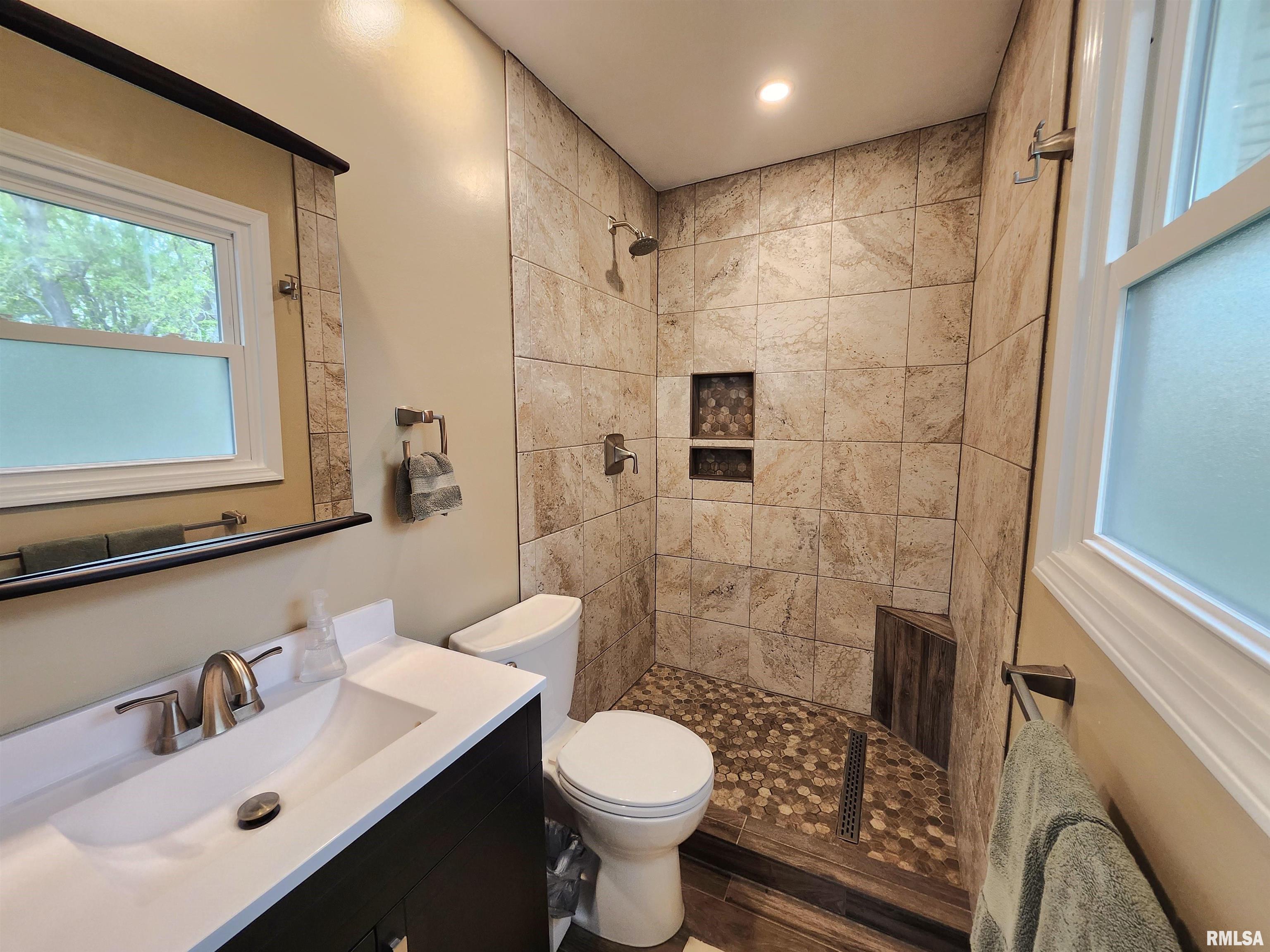 1413 West Queens Court Road Peoria, IL 61614 - Photo 47 of 49 Gallery Image 47