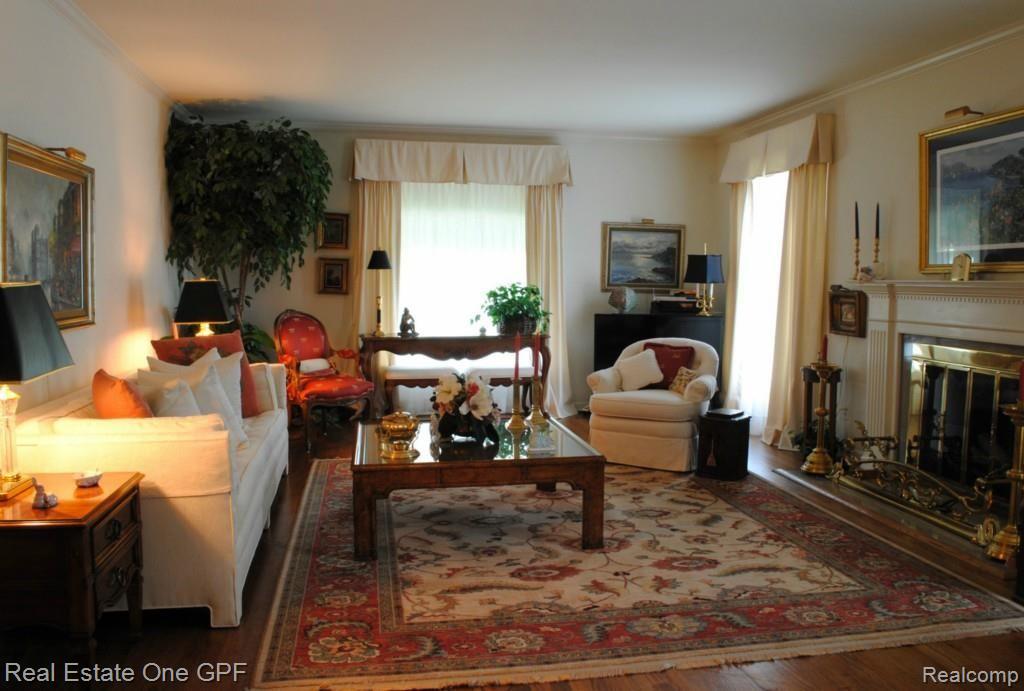 61 Handy Road Grosse Pointe, MI 48236 - Photo 18 of 26 DSC_5528.jpg