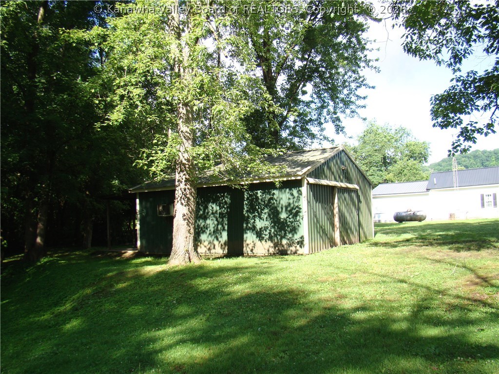 456 Black Track Road Poca, WV 25159 - Photo 7 of 30 Gallery Image 7