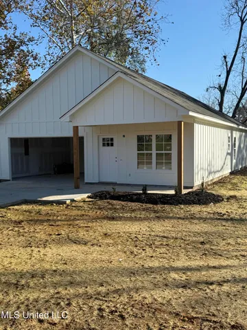$197,900 | 225 Southeast 7th Avenue, Magee, MS 39111