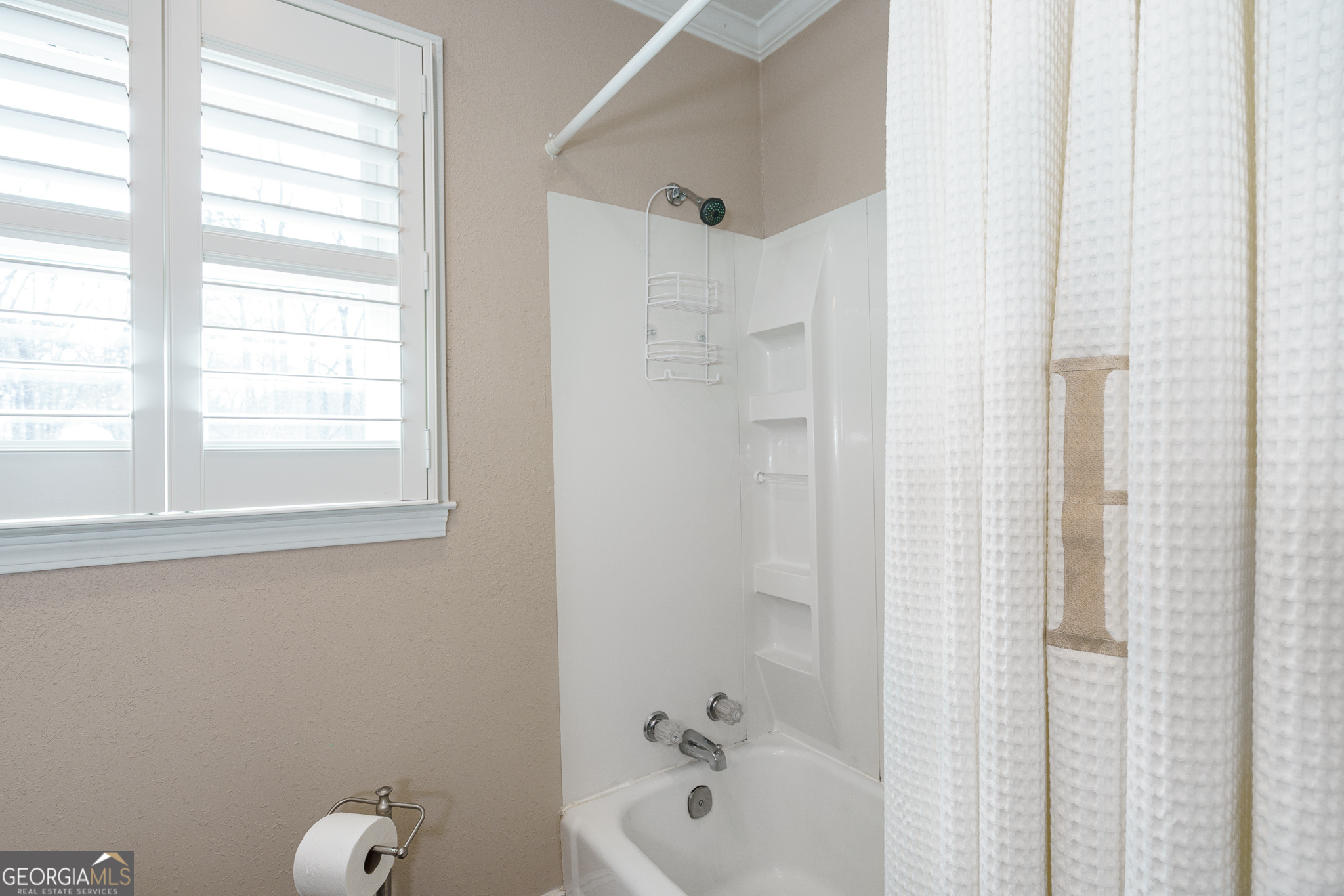 15 Lonesome Pine Road Murphy, NC 28906 - Photo 14 of 61 a bathroom with a tub and shower